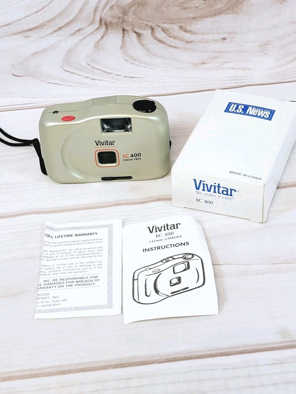 Vivitar IC 400 Point And Shoot Focus Free 35MM Camera US News NEW in Box